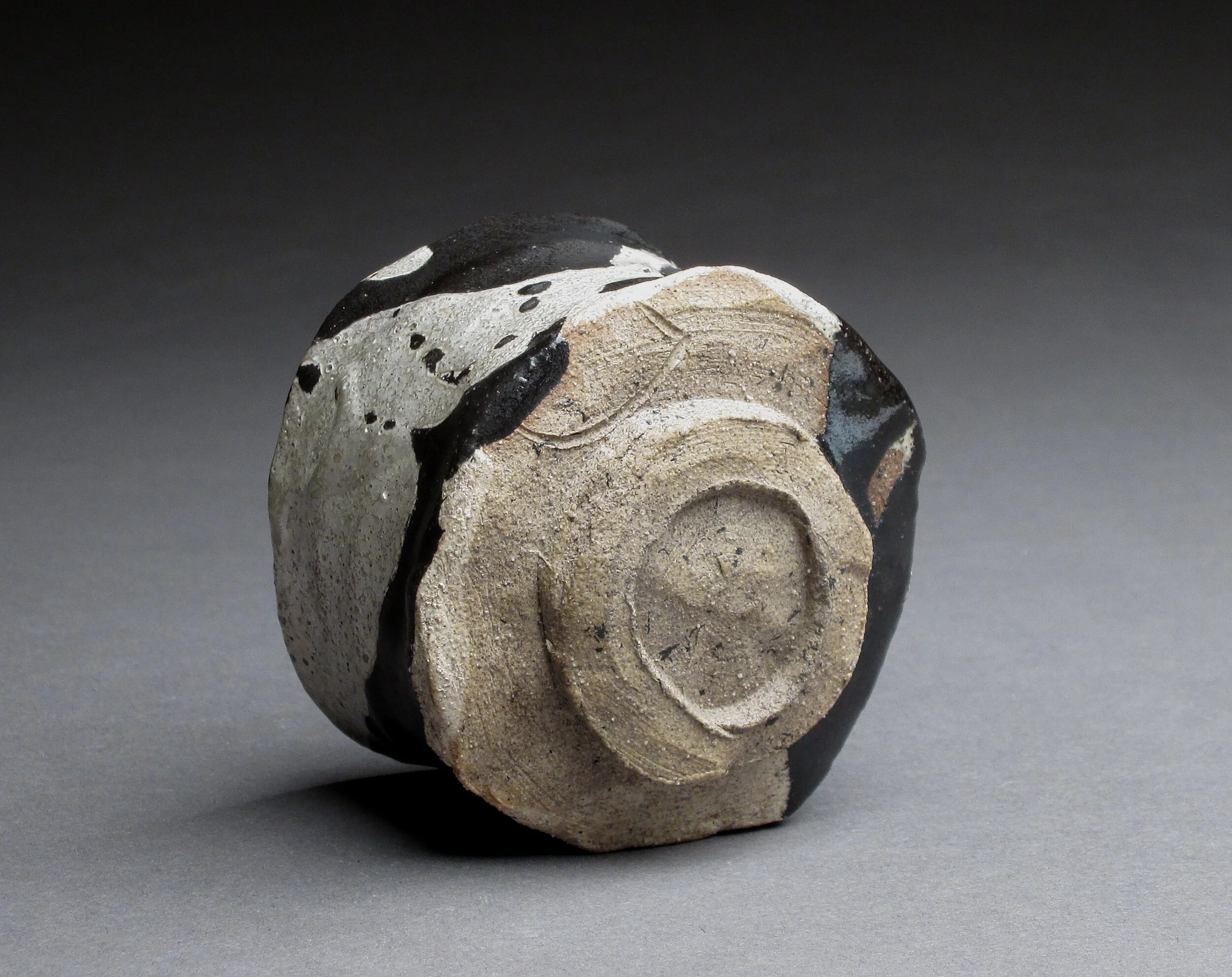 Hikidashi Kuro Oribe Guinomi - Sipper Cup — Robert Fornell Ceramics